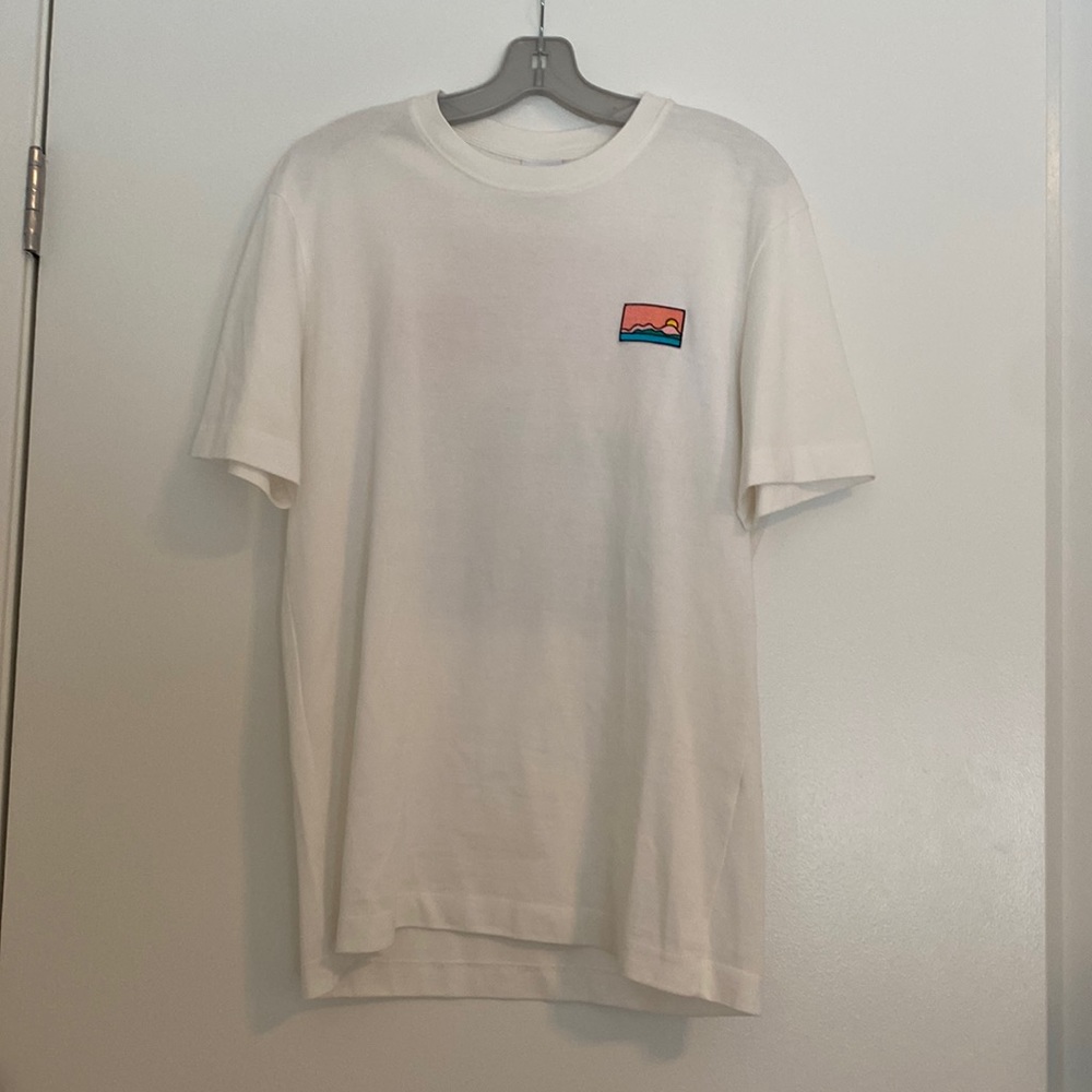 Graphic Tee with embroidery on front - Mens Medium